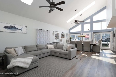 Contemporary waterfront home in desirable Shore Acres. Step - photo 8