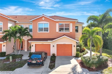 Lake Townhome/Townhouse For Sale in Fort Myers, Florida