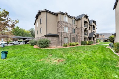 MAIN LEVEL CONDO! Centrally located with plenty of amenities - photo 3