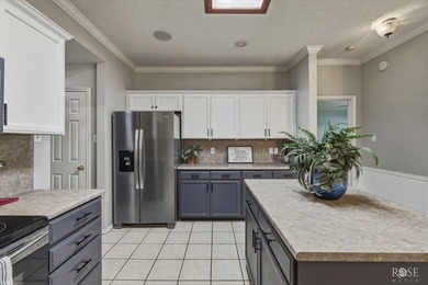 Welcome home to this well-priced 3 bedroom, 2 bath gem in - photo 11