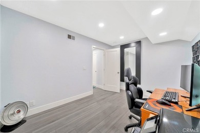 Fully remodeled 3 bedroom with attached large office/bedroom off - photo 20
