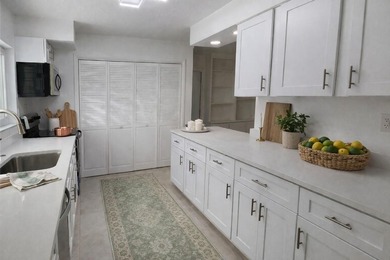 Welcome to this charming single-story residence in Orange - photo 20
