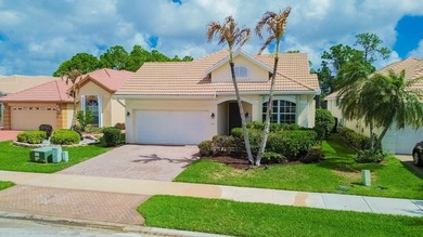 Experience the perfect blend of privacy and style in this - photo 22