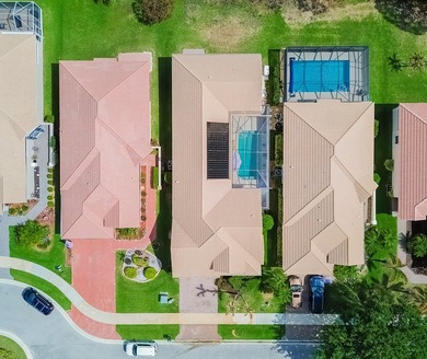 Experience the perfect blend of privacy and style in this - photo 24