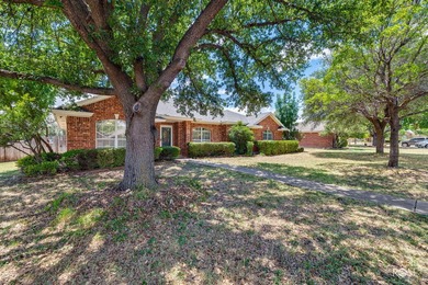 Welcome home to this well-priced 3 bedroom, 2 bath gem in - photo 27