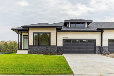 Saylorville Lake Home For Sale in Johnston Iowa