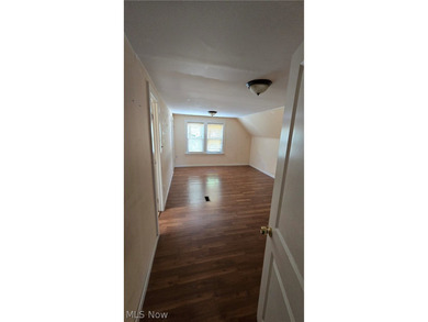 Nice 4 bedroom 2 bathroom house with open floor plan. Lots of - photo 7