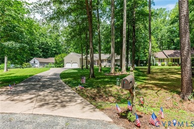 Welcome to 6717 Mill Lane in the desirable Fox Mill - photo 2