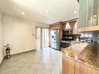 Welcome to 197 Slater Boulevard, a beautifully maintained - photo 11