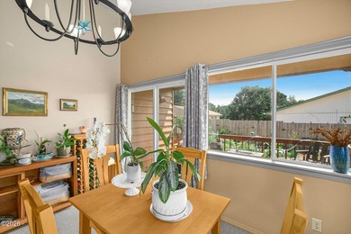 Enjoy easy coastal living in this beautifully maintained - photo 13