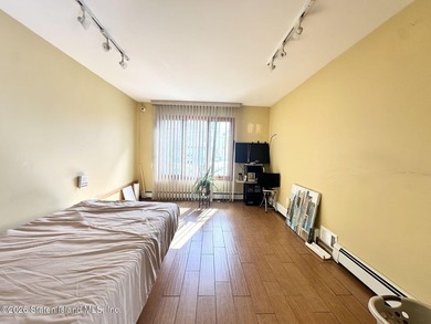 Welcome to 197 Slater Boulevard, a beautifully maintained - photo 16