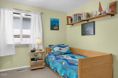 Enjoy easy coastal living in this beautifully maintained - photo 19