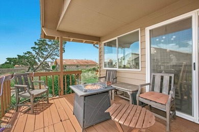 Enjoy easy coastal living in this beautifully maintained - photo 22