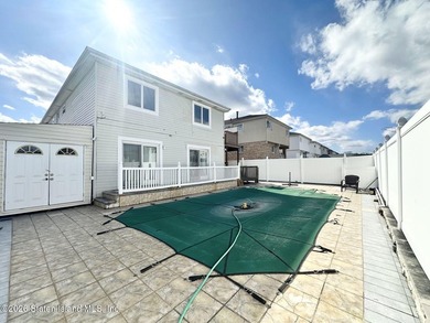 Welcome to 197 Slater Boulevard, a beautifully maintained - photo 28