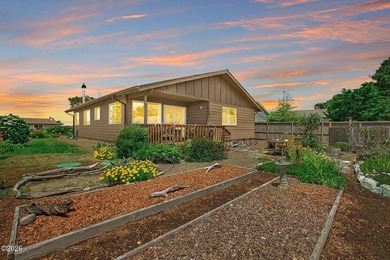 Enjoy easy coastal living in this beautifully maintained - photo 44