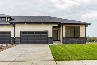 Saylorville Lake Home For Sale in Johnston Iowa