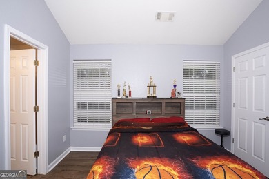 Welcome home to Snapfinger Manor in a quiet gated community east - photo 12