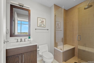 Experience five-star resort living in this luxurious 2 bedroom