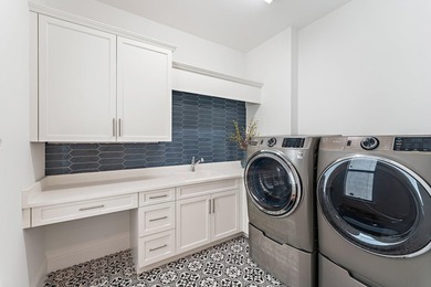 STUNNING! NEW 2021 CUSTOM BUILD in the Affluent IntraCoastal - photo 50