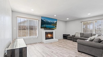 Welcome to 885 Givens Street! The home you've been waiting for! - photo 3