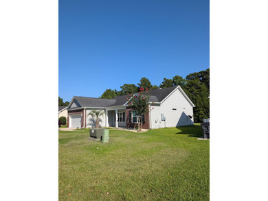 Beautiful open floorplan house with view of pond in backyard - photo 5