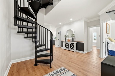 Experience the ultimate waterfront lifestyle in this stunning - photo 4