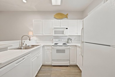 Welcome to easy coastal living in the highly desirable Carolina - photo 6