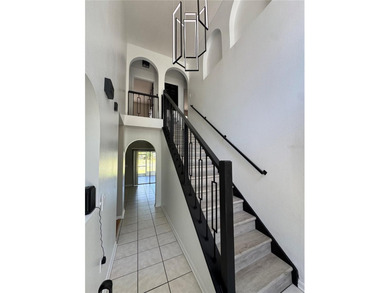 Welcome to this beautifully maintained 4-bedroom, 2.5-bath home - photo 6