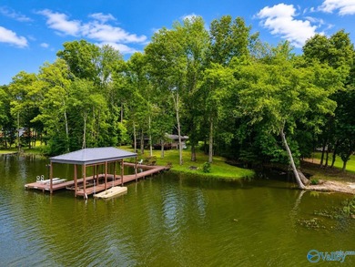 Private waterfront escape designed for relaxation and connection - photo 10