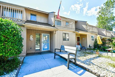 NO HOA, and SHORT TERM RENTAL ALLOWED! Just 2.5 blocks from the - photo 3