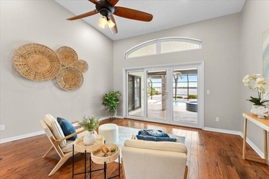 WELCOME HOME to this extraordinary waterfront estate offering 4 - photo 5