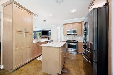 This is a great opportunity! Beautiful lake vacation home or - photo 8