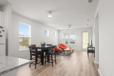 CORNER LOT - POND VIEW HOME - WITH EXTRA PRIVACY. This 2 bed, 2 - photo 6