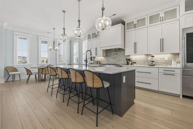 Waterfront six-bedroom, six-bathroom, custom-built 2024 - photo 9