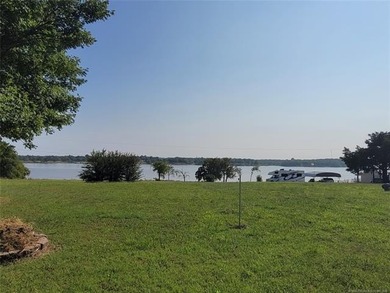 WATERFRONT OASIS ON 2.7 ACRES WITH STUNNING LAKE EUFAULA VIEWS! - photo 2