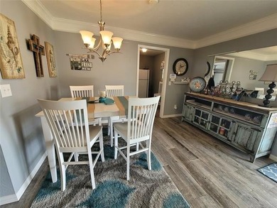 WATERFRONT OASIS ON 2.7 ACRES WITH STUNNING LAKE EUFAULA VIEWS! - photo 8