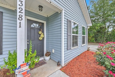 Affordable, move-in ready, 1-story home with no HOA in a - photo 3