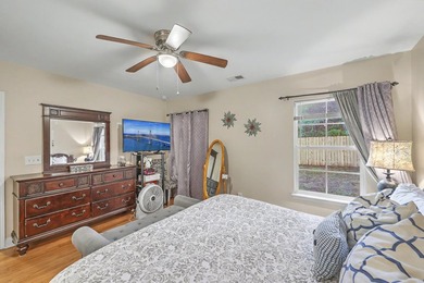 Affordable, move-in ready, 1-story home with no HOA in a - photo 8