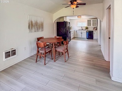 Escape to your own coastal sanctuary in this charming 2-bedroom - photo 5