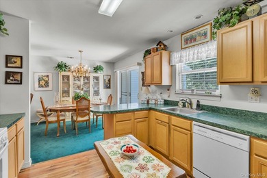 Sunken Pond Estates. 55+ Community in Riverhead. PLEASE NOTE: - photo 6