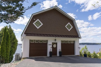 Experience true waterfront living on Saratoga Lake with this - photo 3