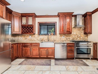 Welcome to 199 W 179th St in the Morris Heights section of The - photo 11