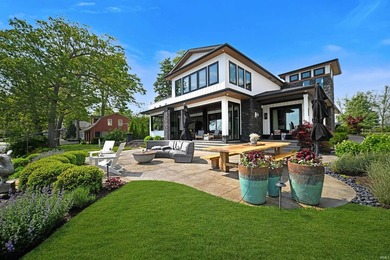 Welcome to 6943 E. Eili Lilly Rd, a RARE breathtaking statement - photo 4