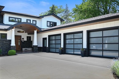 Welcome to 6943 E. Eili Lilly Rd, a RARE breathtaking statement - photo 5