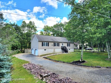 (private lake, pond, creek) Home For Sale in Albrightsville Pennsylvania