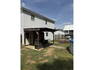 lWest Side Location! Well maintained 3BR, 1BA, 1 Half bath, 2 - photo 4