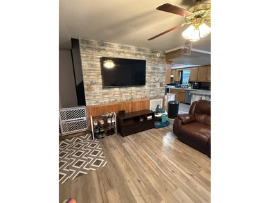 lWest Side Location! Well maintained 3BR, 1BA, 1 Half bath, 2 - photo 6