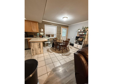 lWest Side Location! Well maintained 3BR, 1BA, 1 Half bath, 2 - photo 9