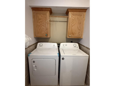 lWest Side Location! Well maintained 3BR, 1BA, 1 Half bath, 2 - photo 10