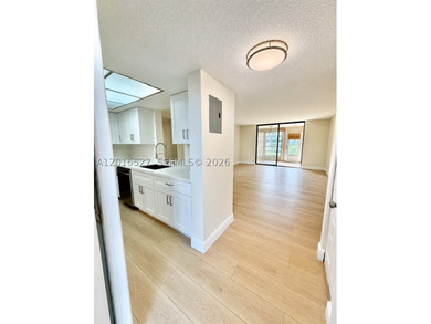 FIRST FLOOR- NO STAIRS, CORNER UNIT in desirable Palm Springs!! - photo 8